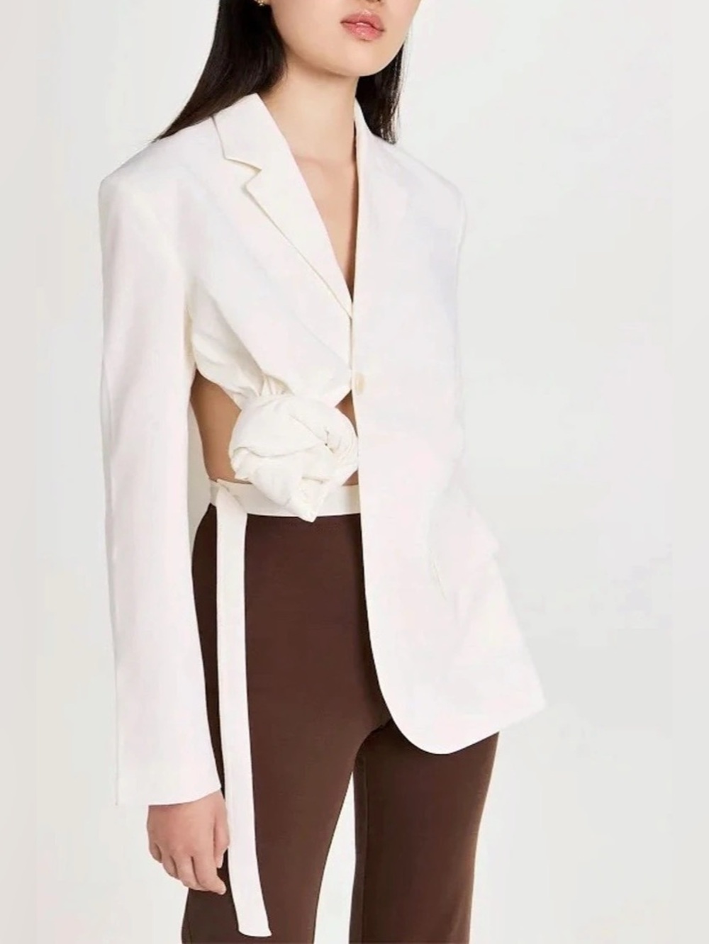 Jacquemus le papier Baccala asymmetric knot blazer in white, US 8